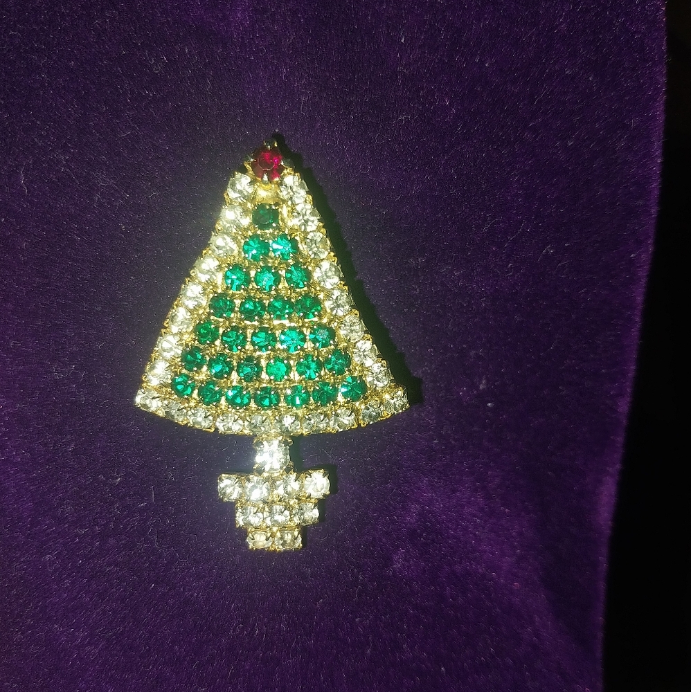 Festive Rhinestone Christmas Tree Brooch